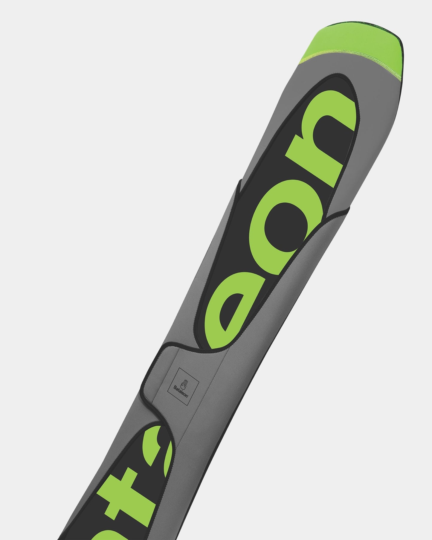 Snowboard travel bag in paloma grey. Stowaway Board Sleeve 2025 | Bataleon Snowboards™ 2025.