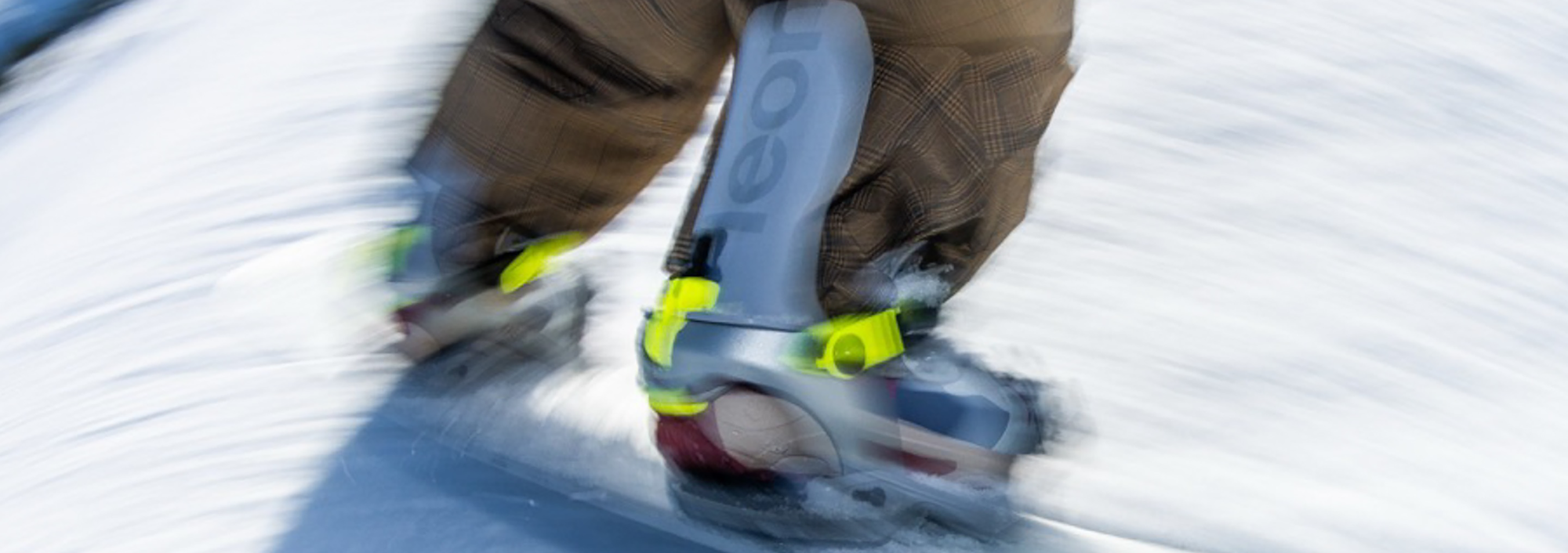 Bataleon Fase bindings being used on the mountain