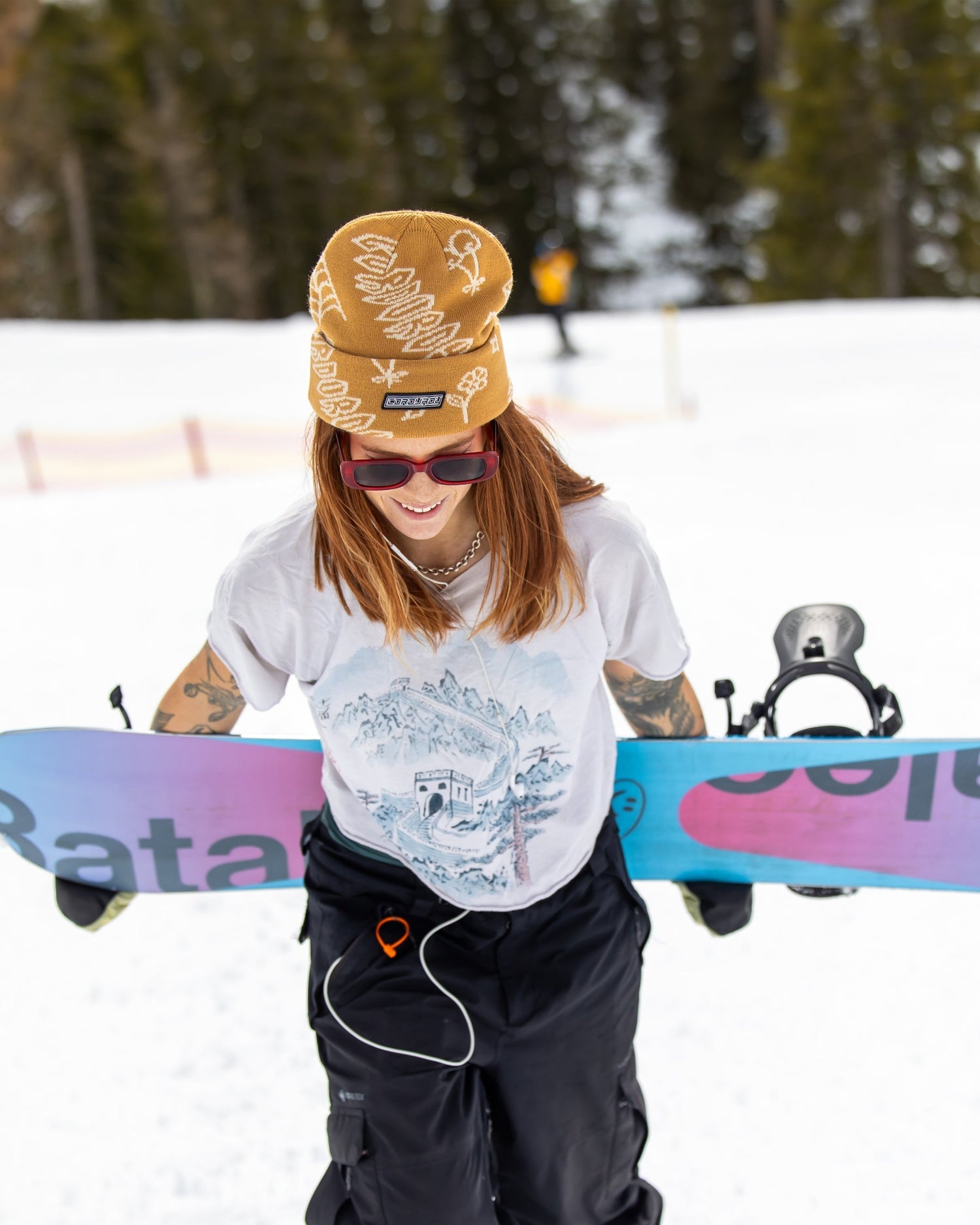 2025 women snowboards in pink and blue. Distortia 2025 | Bataleon Snowboards™ 2025.