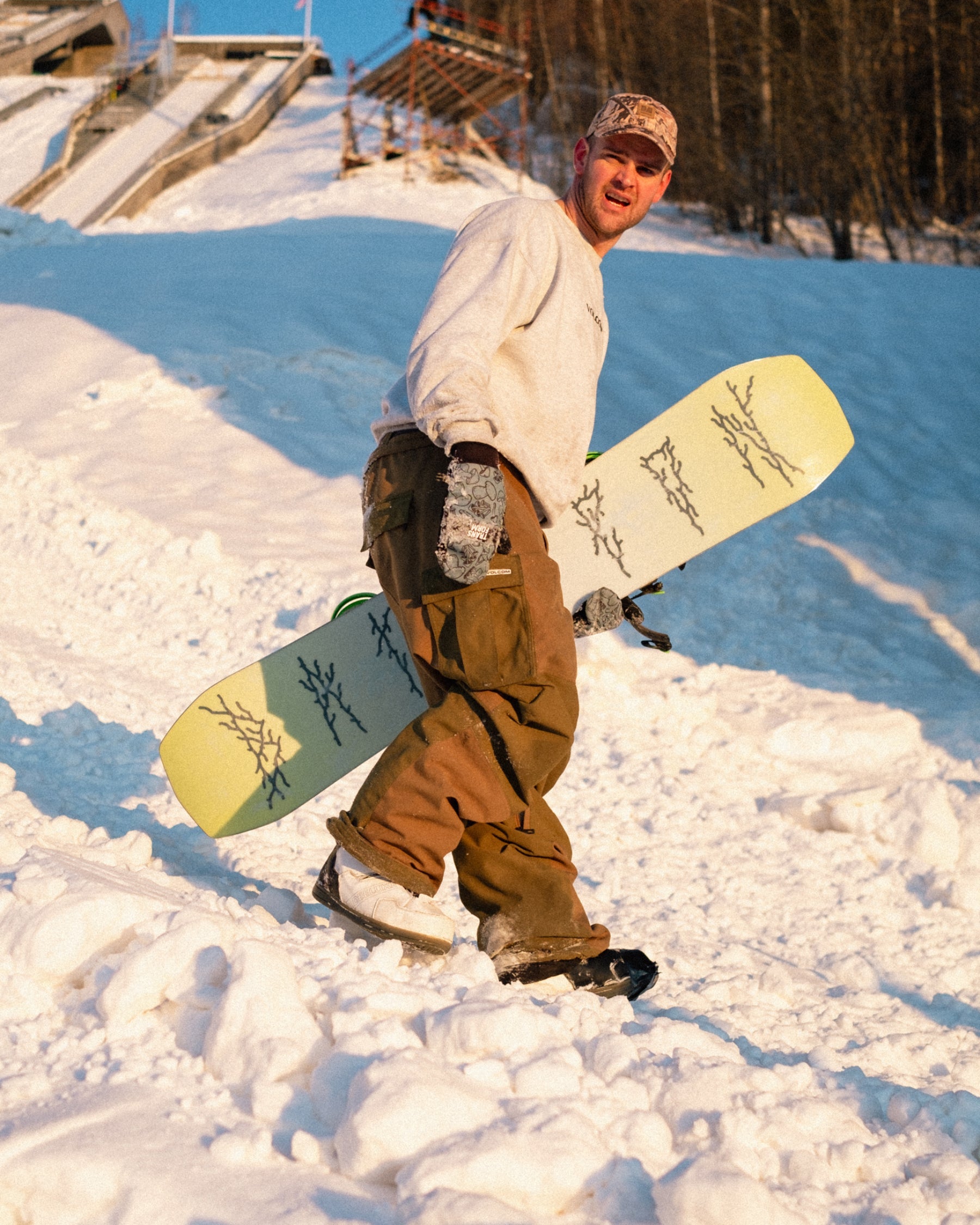 Best men snowboards in yellow. Disaster 2025 | Bataleon Snowboards™ 2025.