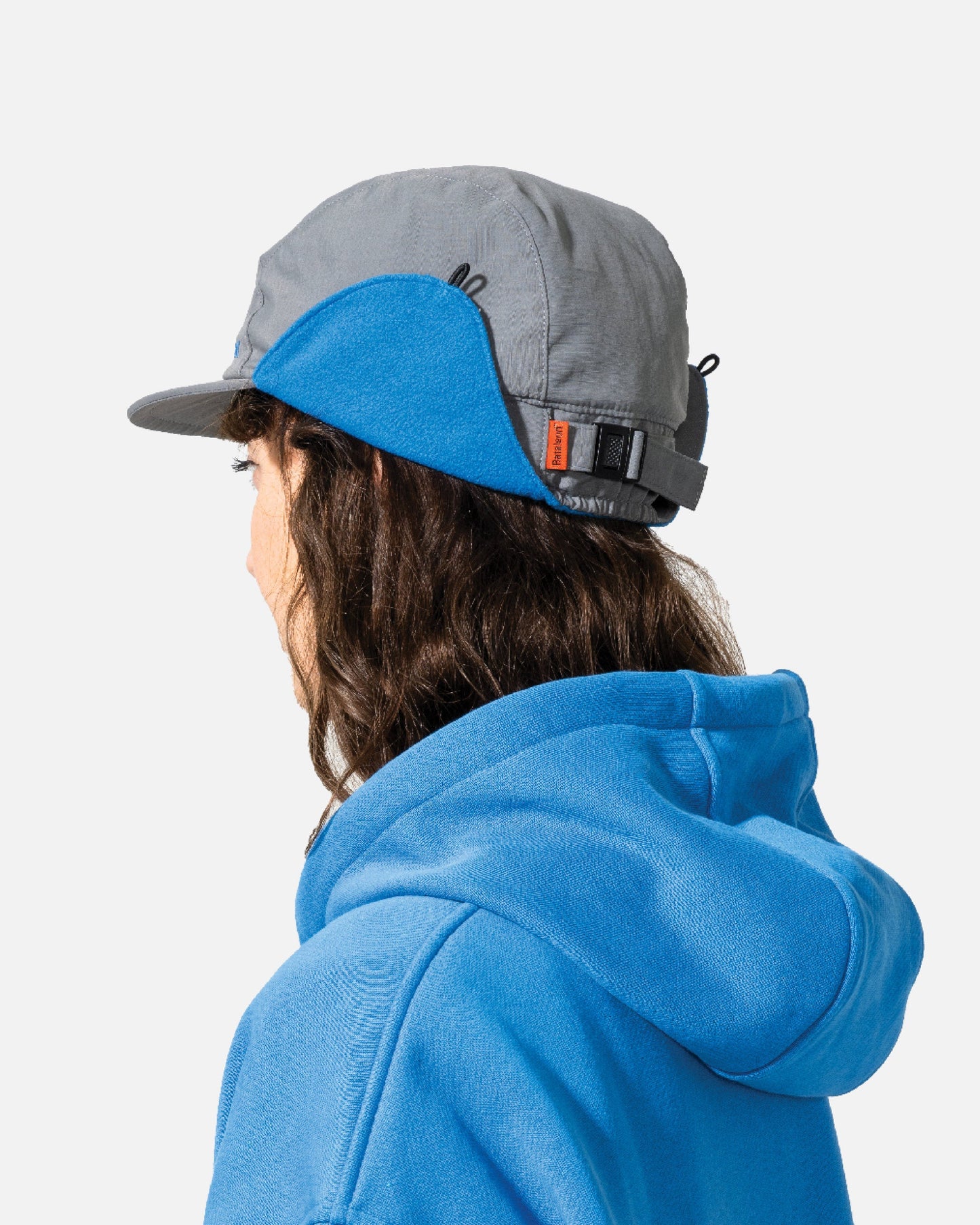 Caps & hats in paloma gray. Flap Cap 2025 | Bataleon Snowboards™ 2025.