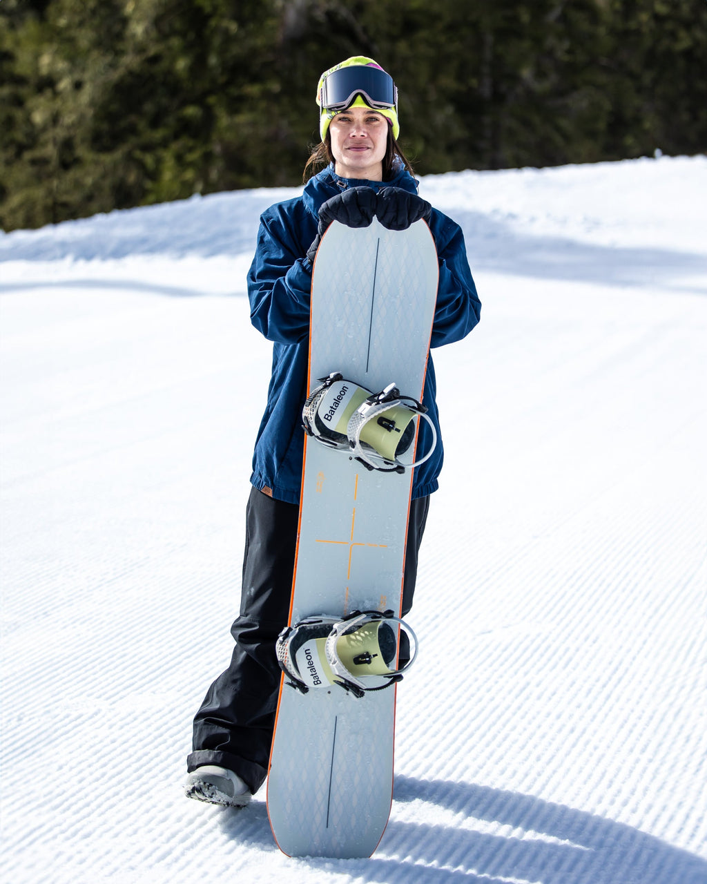 2025 women snowboards in black and white. Push Up+ 2025 | Bataleon Snowboards™ 2025.