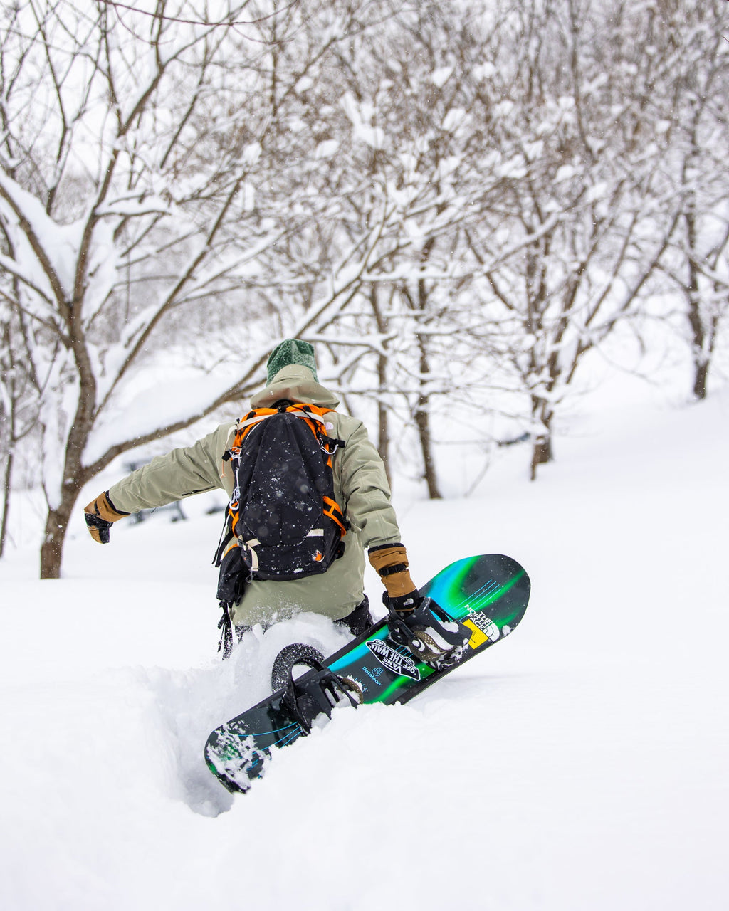 Best men snowboards in multicolor. ThunderStorm 2025 | Bataleon Snowboards™