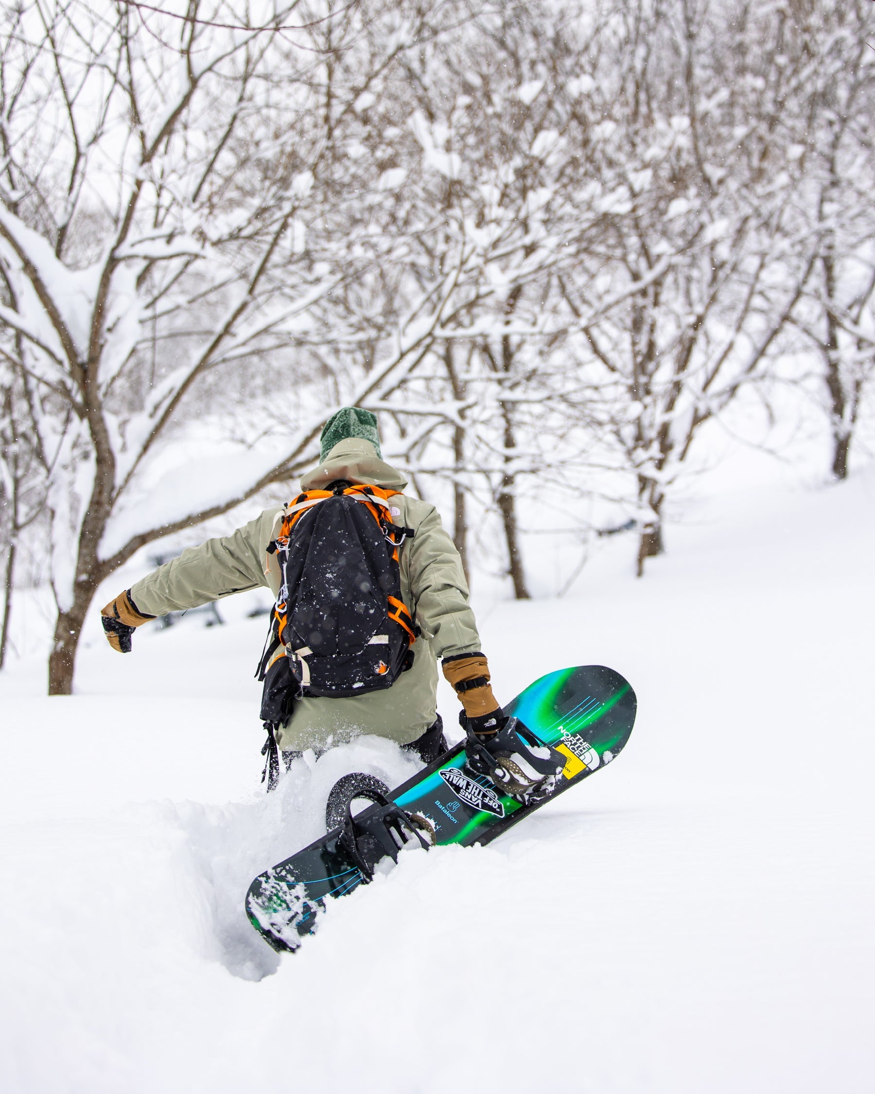 Best men snowboards in multicolor. ThunderStorm 2025 | Bataleon Snowboards™