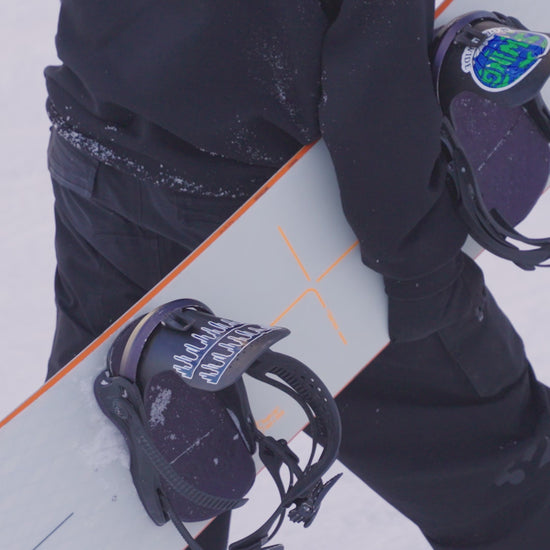 Bataleon women's snowboards in black and white. Push Up+ 2025-Bataleon-Snowboards™ 2025.